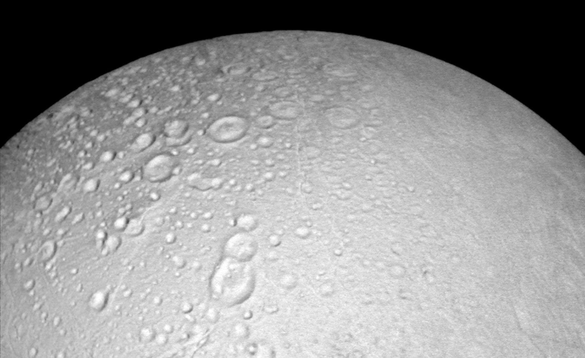  Astronomers find methanol around Saturn moon Enceladus 