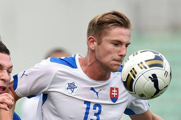  Striker Skriniar joins Inter Milan on five-year contract 