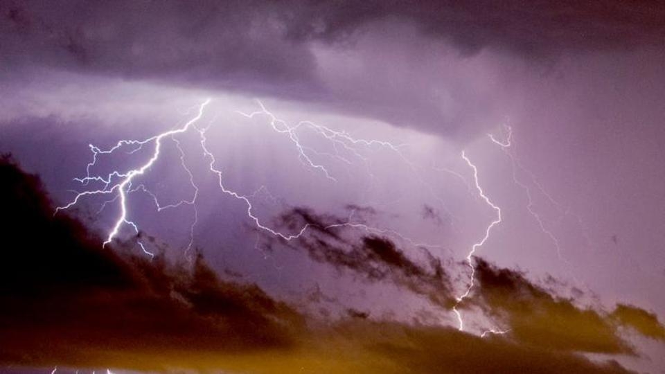  Lightning kills 16 in Bihar 