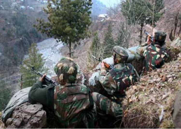  India, Pakistan trade heavy firing on LoC 