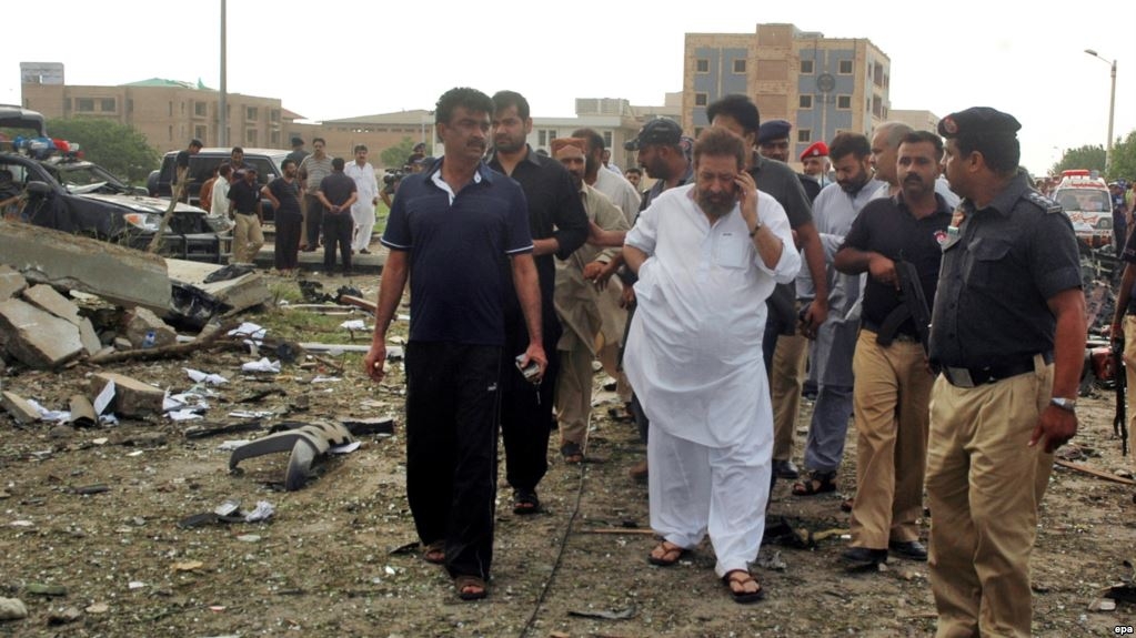  Senior police official, two others die in Pakistan blast