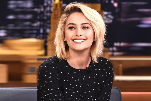 Paris Jackson pokes fun at Donovan dating rumours 