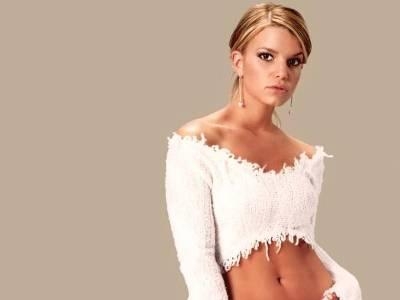  Simpson marks birthday with topless photo 