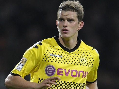  Dortmund midfielder Bender moves to Bayer Leverkusen 