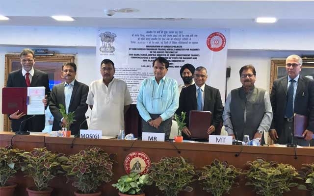  Tata Steel signs LTTC with Indian Railways 