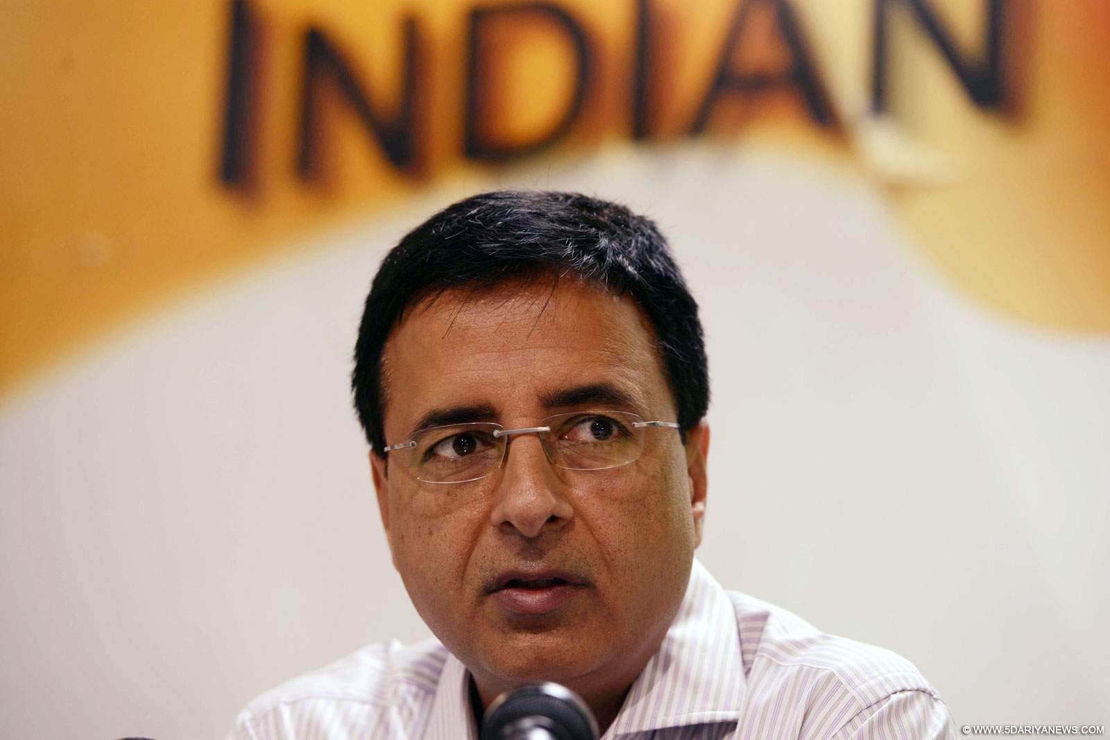  Congress slams Modi government on FDI in retail 