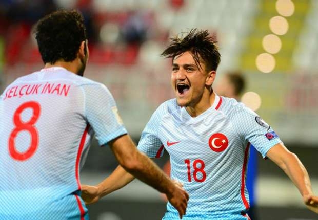  Roma sign Turkish attacking midfielder Cengiz Under (Lead, correcting intro) 