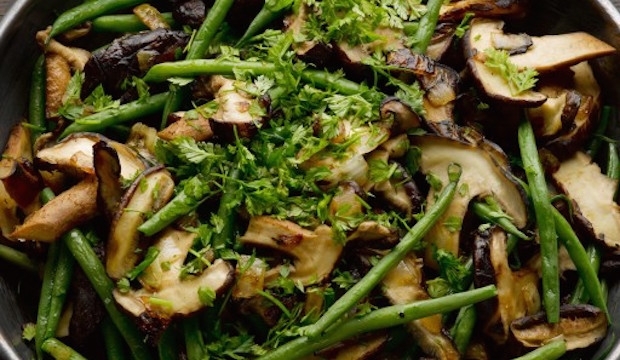 French beans with shiitake mushrooms & nutmeg 