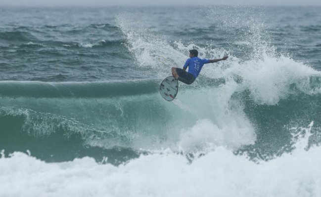 Economic crisis leaves Brazil s top surfers without sponsors 