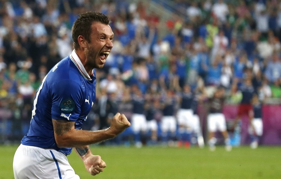  Cassano says he was on verge of retirement, but will play for Verona 
