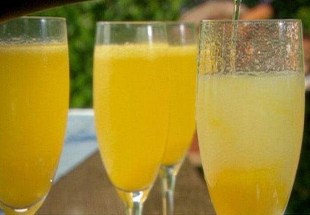 Mango Chilled Peach-Flavored Champagne Cocktail