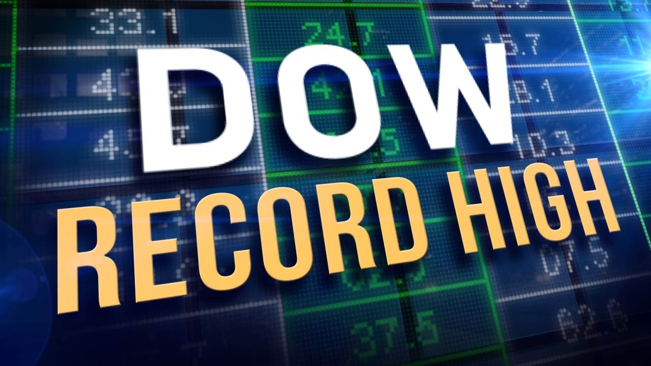  Dow closes above 22,000 for first time 