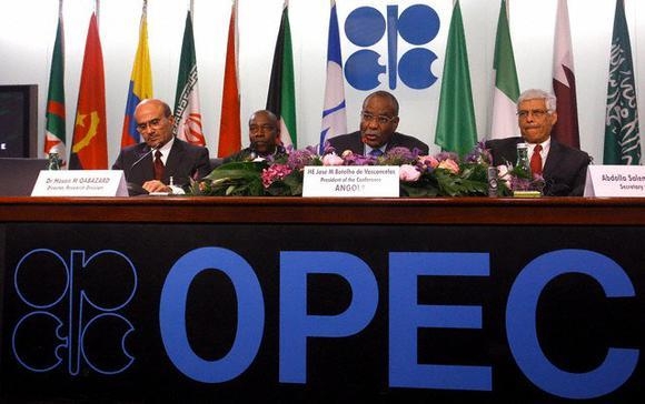  Oil prices fall on OPEC compliance concerns 