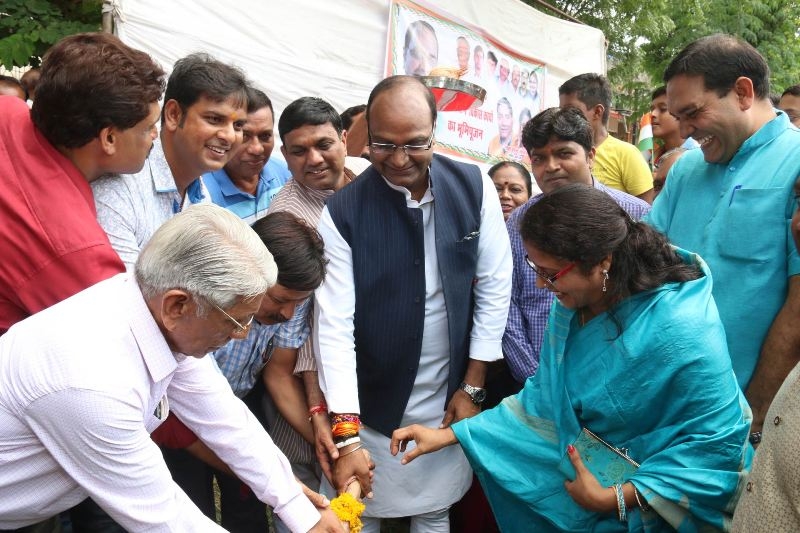 MoS Sarang Performs Bhoomi Poojan of Development Works at Kailash Nagar