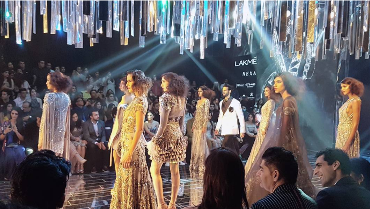 Fashion Fest For Fashion Freaks #LFW W/F 2017, Reached Cessation With Grand Finale By Master Of Loom-Manish Malhotra!