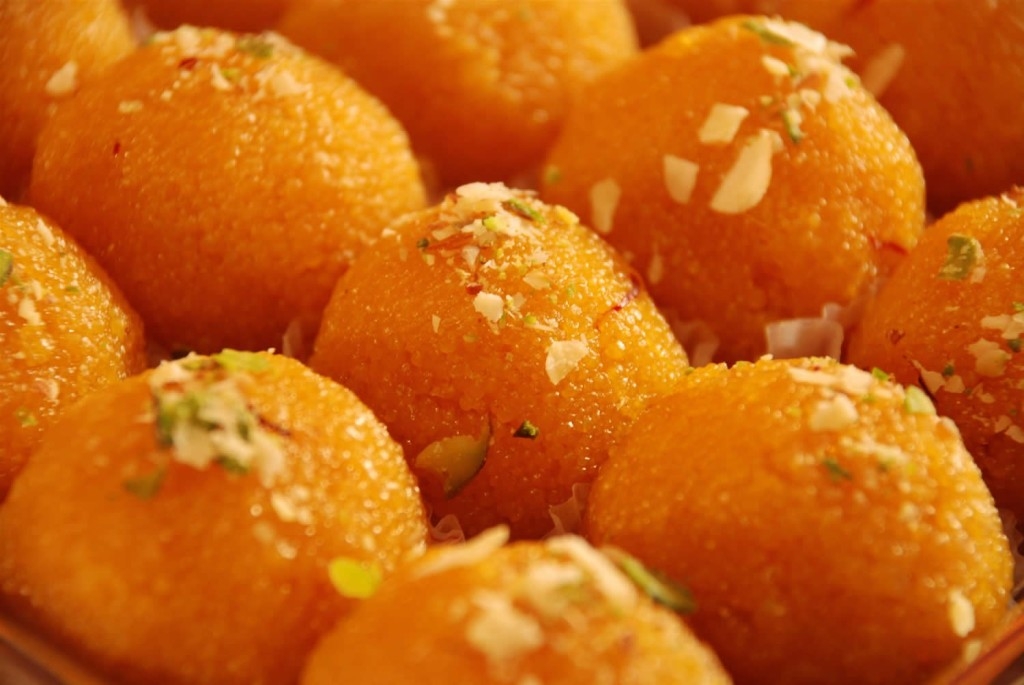 Motichoor Ladoo (Bundi Ladoo) 