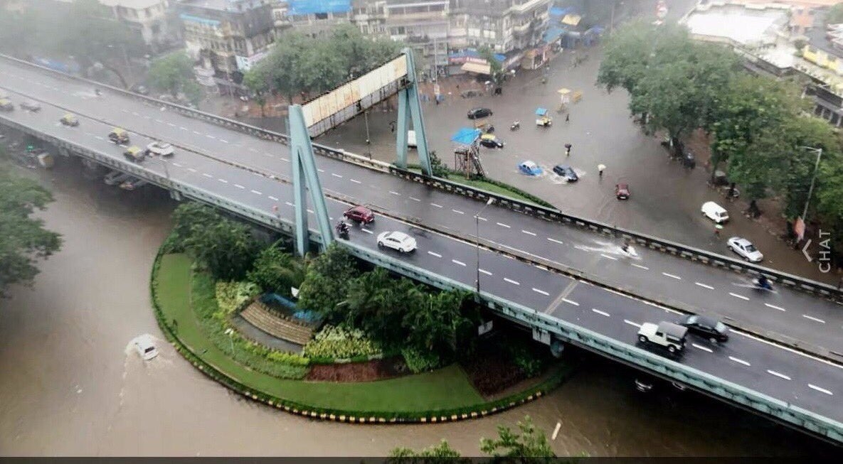 Pouring of clouds concerns Mumbai and Mumbaikars as  #MumbaiRains raises alarms on SM!