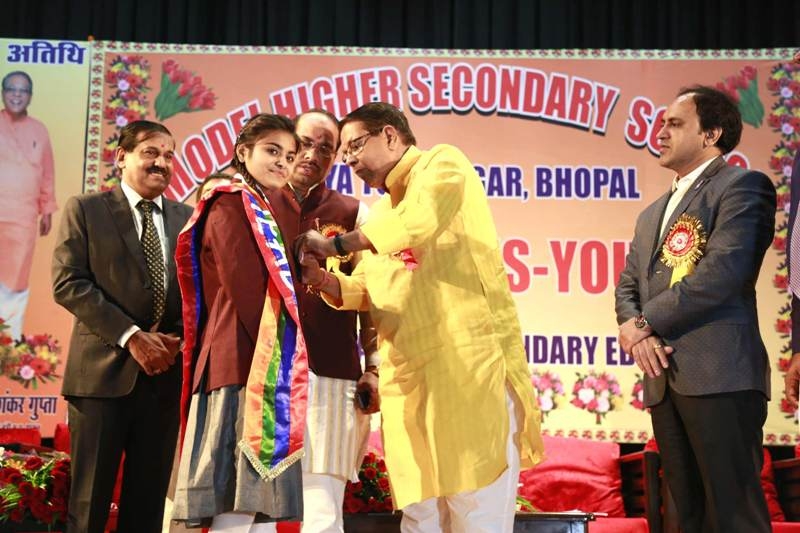 Revenue Minister Gupta administered oath to