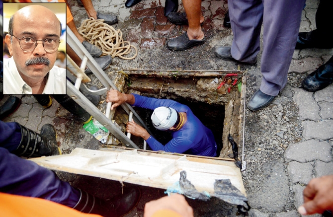 India’s Killing Open Sewer Chambers