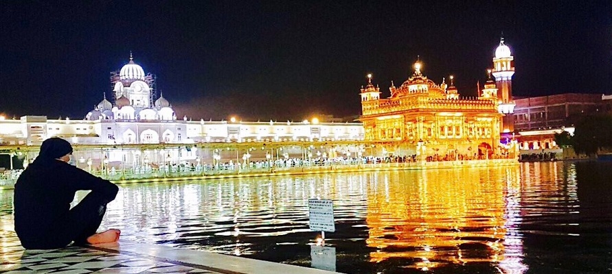 Akshay Kumar Visited Golden Temple Amritsar out of the blue!