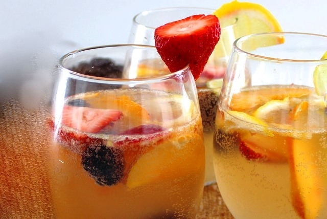 White Wine Berries Sangria