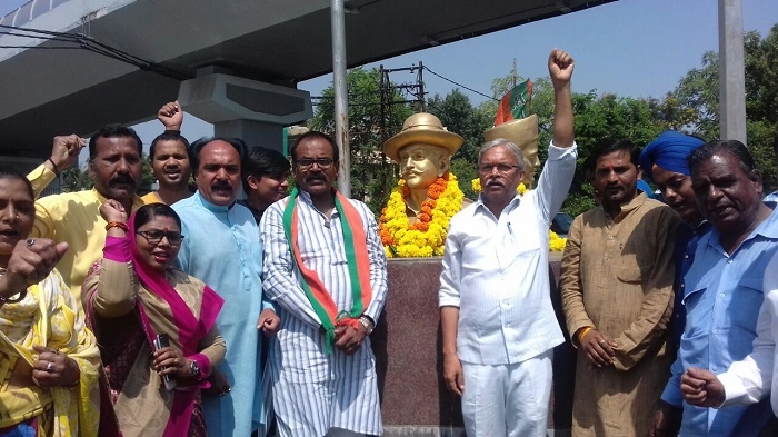 Bhopal politicians paid tribute to Bhagat Singh on  110th birth anniversary