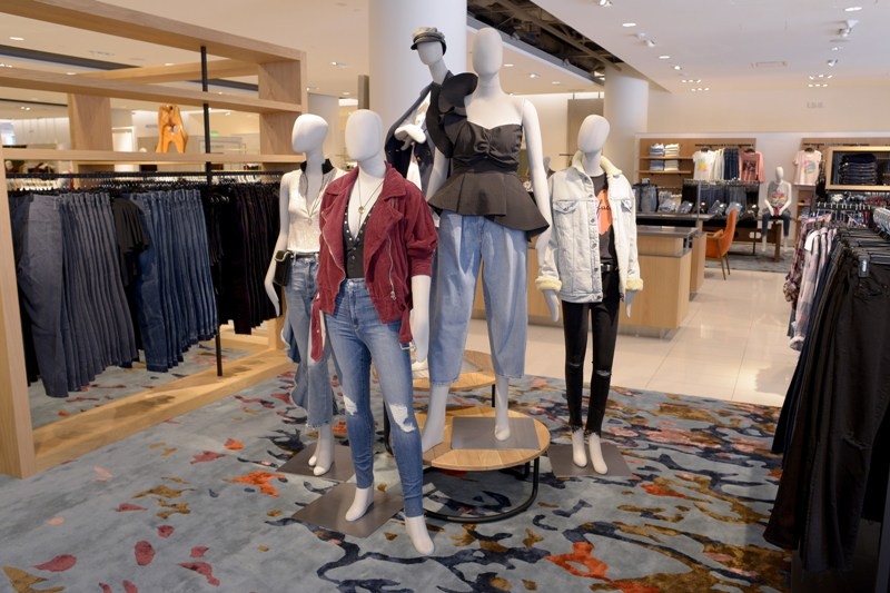 Celebrates women of all shapes and sizes with its extended sizing initiative launching at its new Century City store opening on October 3