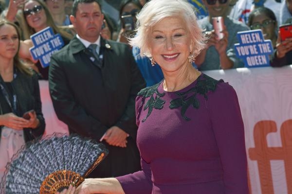  Fonda, Mirren join fashion league in Paris 
