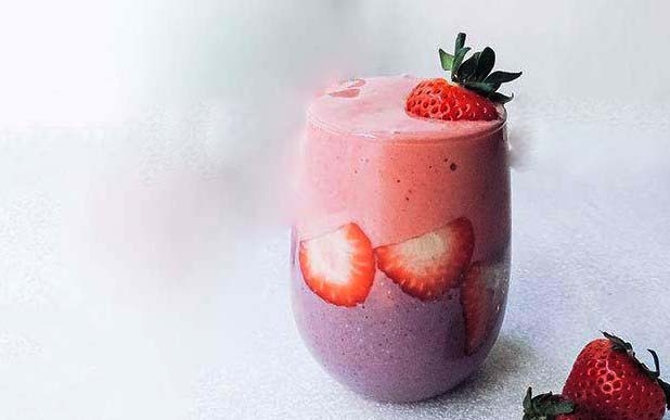 Strawberry Vanilla Milk Shakes