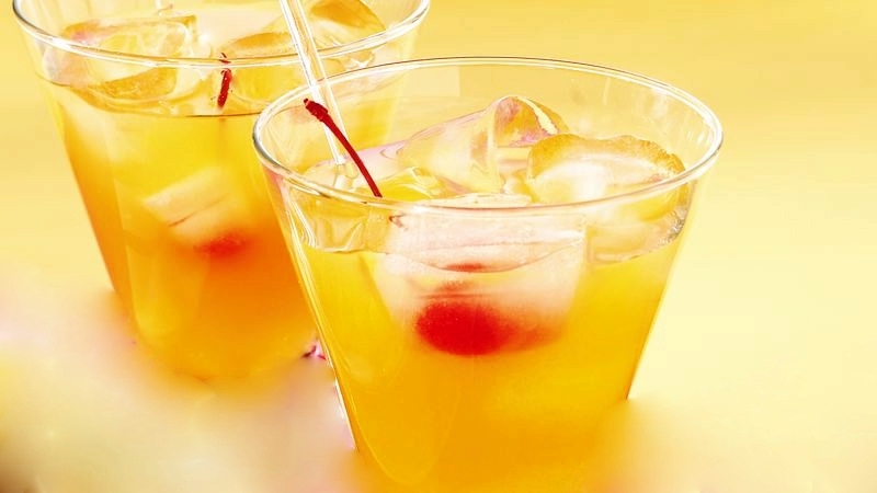 Apricot Lemonade Cooler