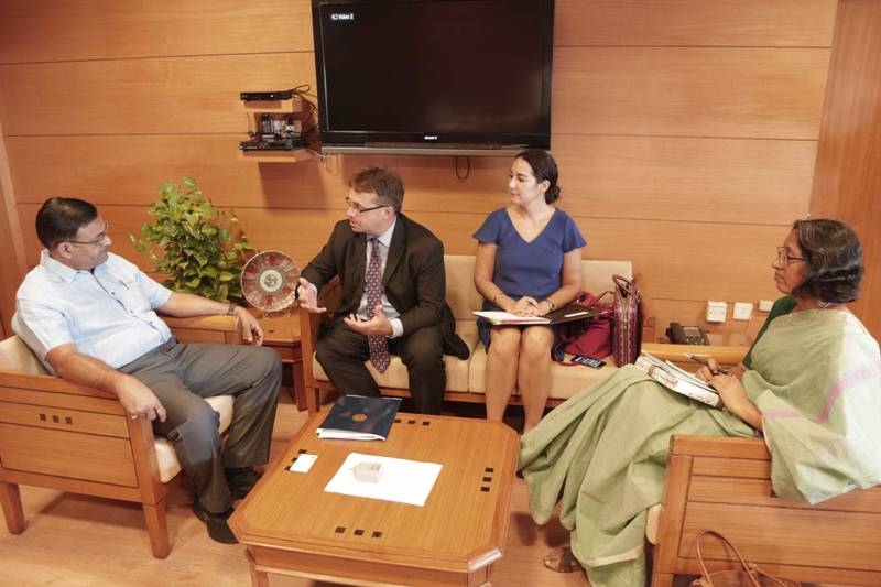 American Consul General Meets Chief Secretary