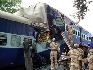  Ten passengers of Delhi-Kalka express train injured 